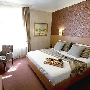 Hotel The Rise Aron Business Merter